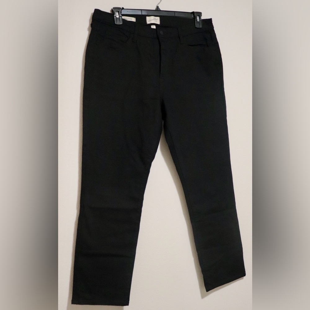 Universal Threads Woman's High Rise Skinny Jeans Denim Black NWT Size 16